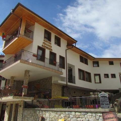 Къща За Гости Камината ترايغراد المظهر الخارجي الصورة